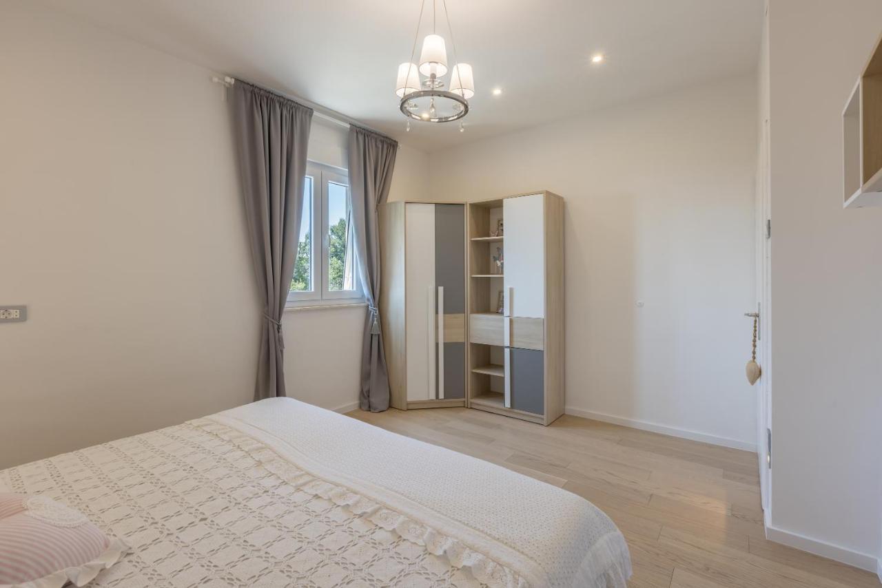 Villa Katess With Heated Pool Split Ngoại thất bức ảnh